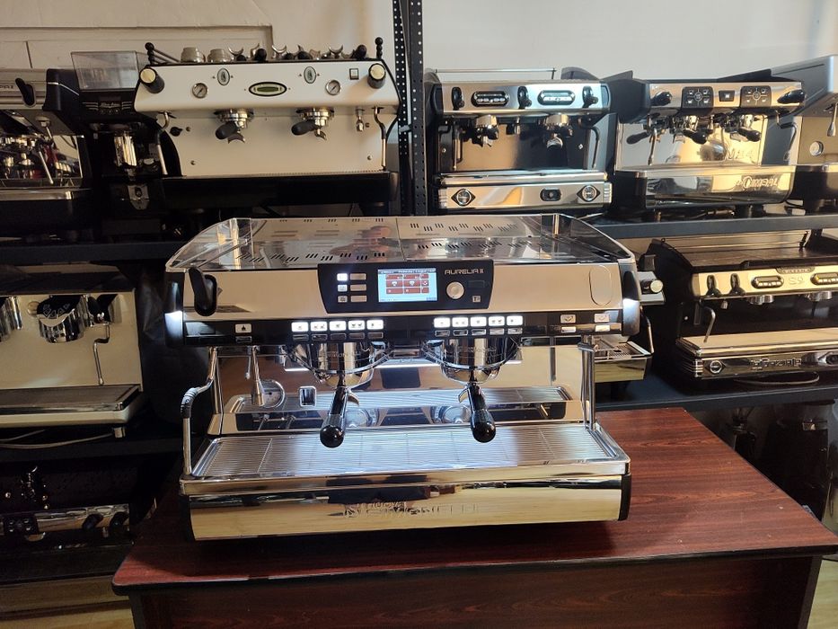 Професійна мультібойлерна кавомашина nuova Simonelli Aurelia t3