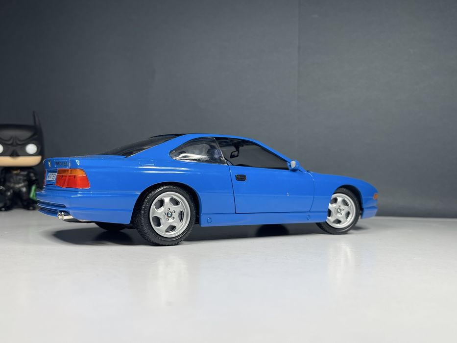 Bmw 8 series E31 1:18 модель машинка Revell