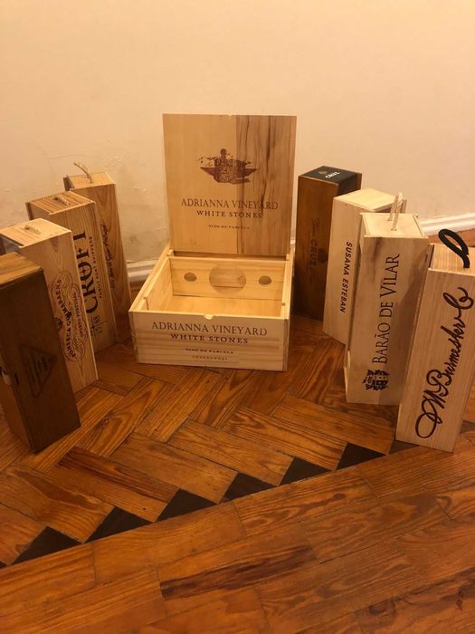 Caixas de madeira e tampas de vinho (novas todas as semanas)