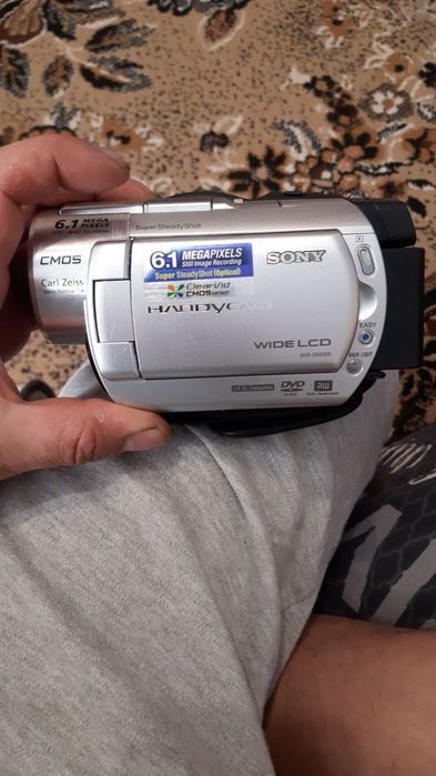 Продам видеокамеру.