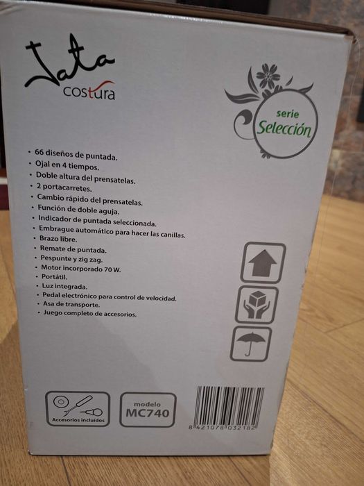 Máquina de costura Jata 740