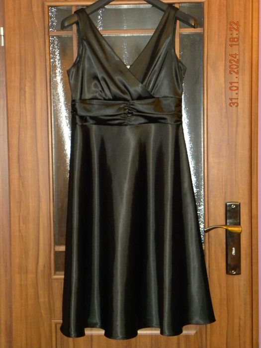 Elegancka sukienka typu empire; rozmiar 40