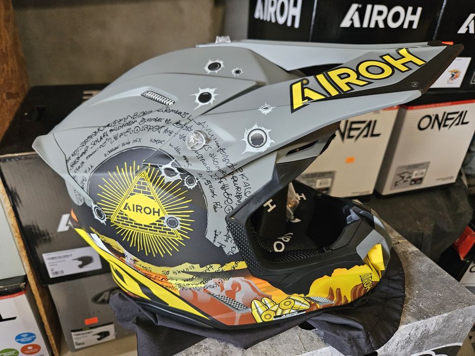 Мотошолом Airoh Twist 3 Alpinestars