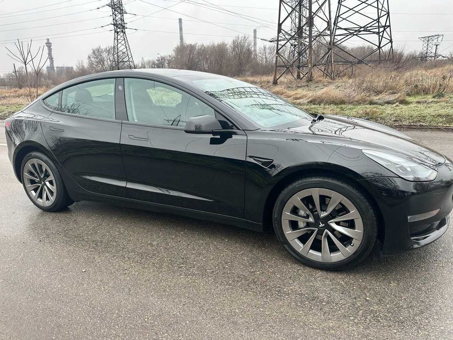 продам Tesla 3 2023