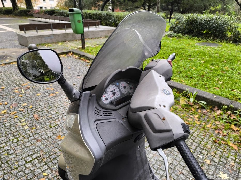 Scooter Piaggio X8 200 de 2004 inclui Top Case Piaggio