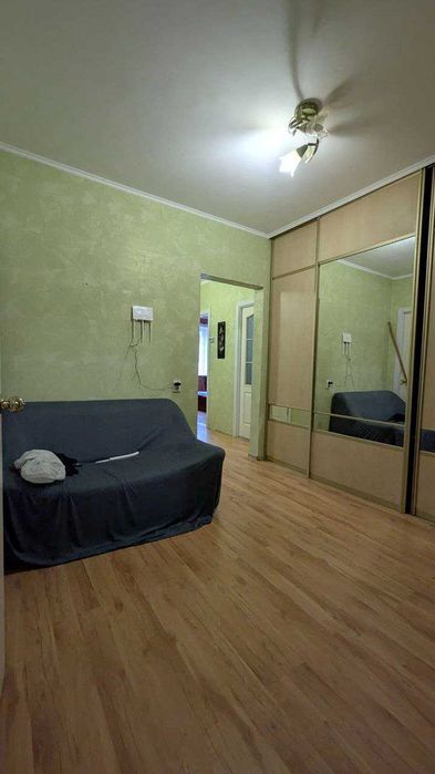 Продається 4-ох кімнатна квартира по вулиці Хоткевича