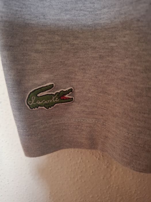 T-shirt cinzenta lacoste unissex