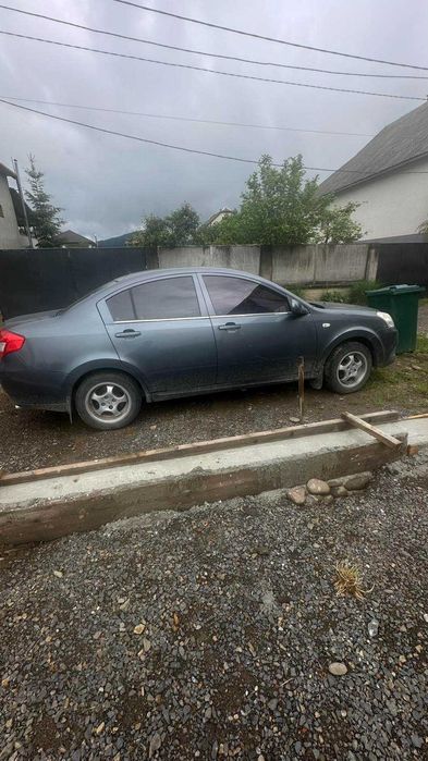 Автомобіль Chery E5