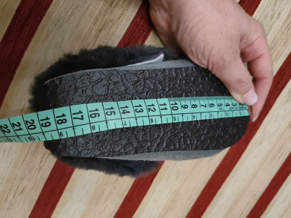 Продам нові дитячі тапочки