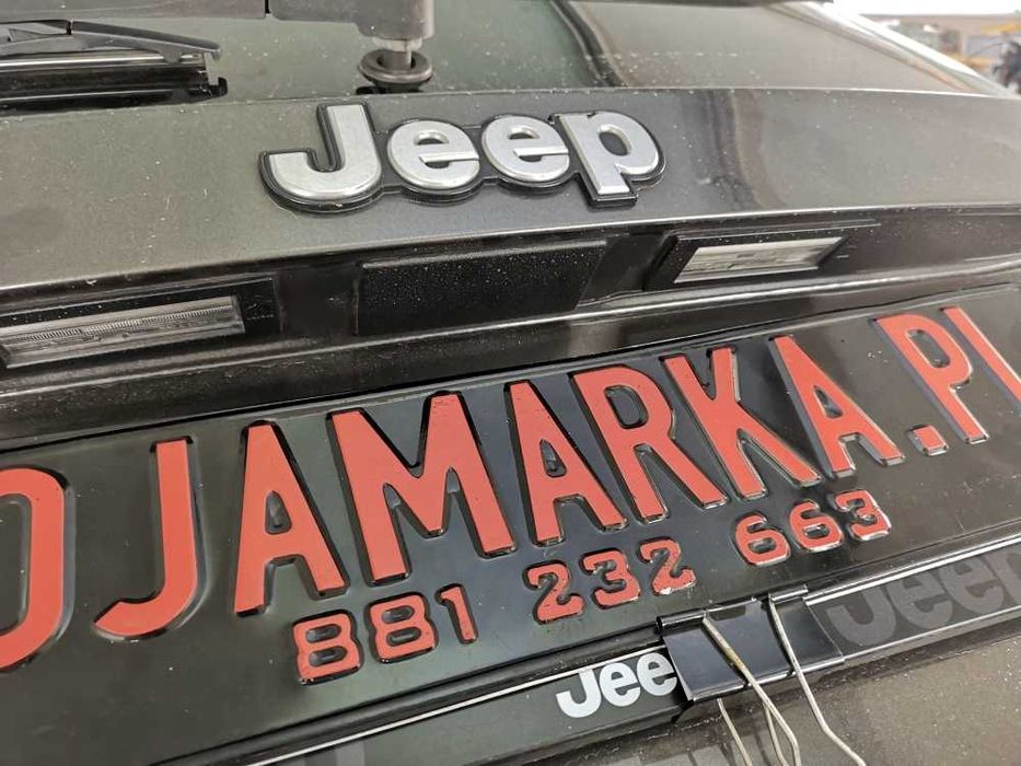 Jeep Renegade Kamera cofania obraz na fabrycznym ekranie montaż ?