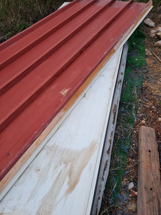 Vendo oito painéis sandwich.