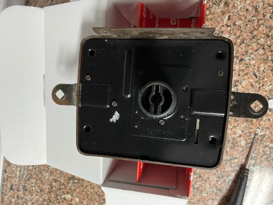 Fechadura marca CISA Esquerda