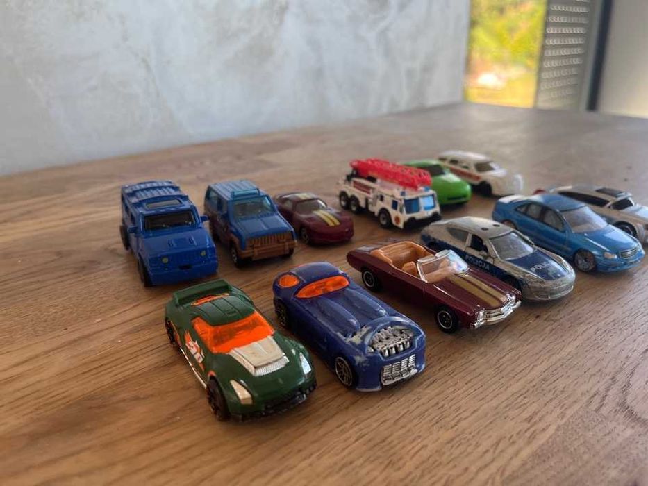 Resoraki samochodziki Hot Wheels