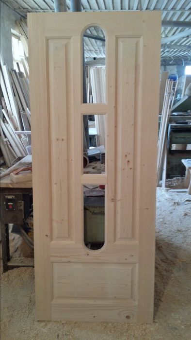 Двері із масиву. Виготовлення дверей із дерева під замовлення. Двері