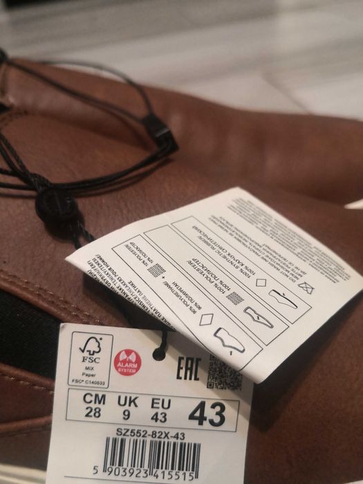 Nowe Tampki buty Meskie rozm. 43 Brazowe eleganckie Reserved