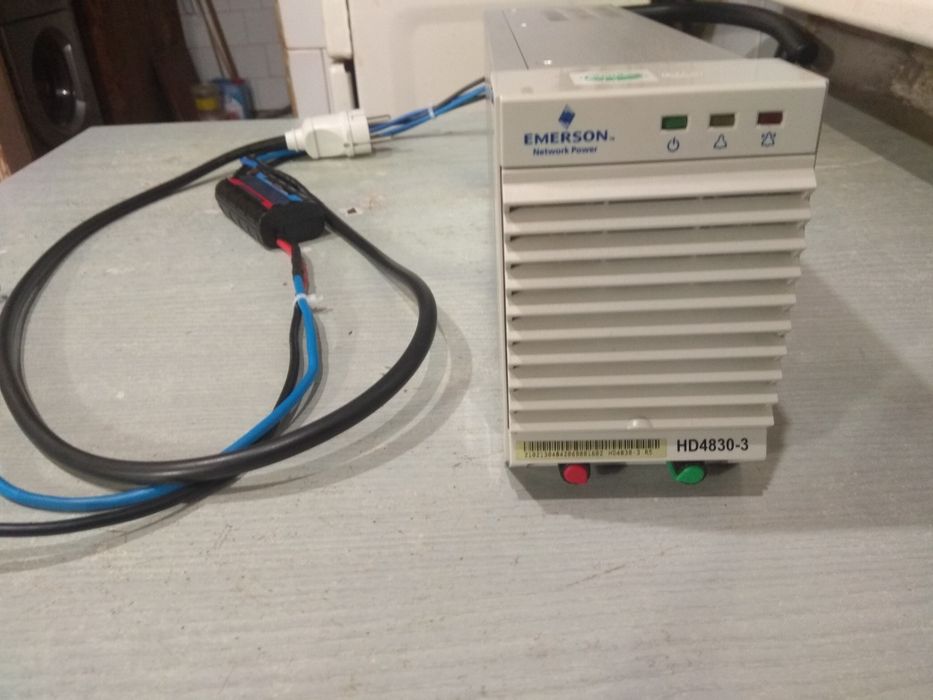 Мощный блок питания,зарядное устройство Emerson HD4830-3