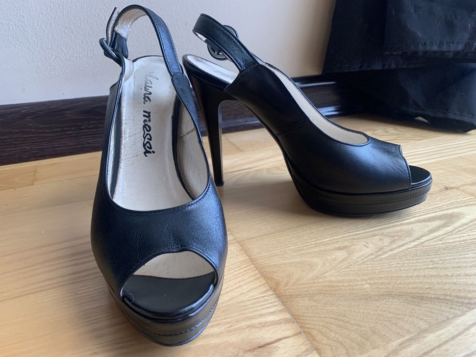 Czarne sandały na szpilce Laura Messi rozm. 40