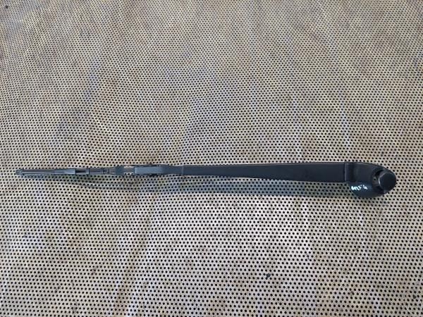 Haste / braço de escova limpa vidros trás VOLKSWAGEN Golf IV (1J1)