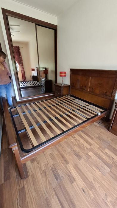 Mobilia quarto de casal em cerejeira