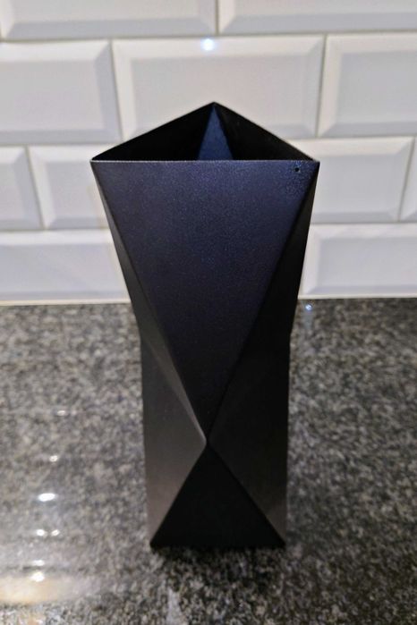 SILVERO wazon geometryczny (stal, czarny)