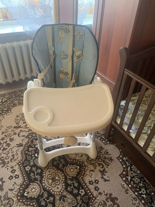 Продам дитяче ліжечко та стільчик для годування