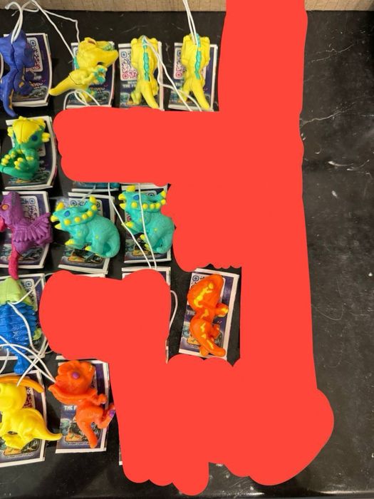 Динозавры из киндер джой