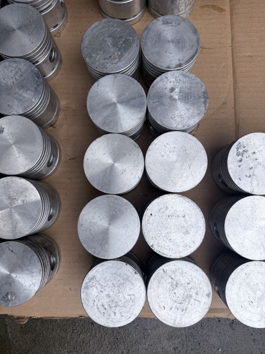 Поршня  мотоцыкла К-750. Склад мотозапчастей.