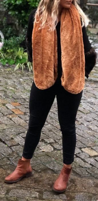 Cachecol / Estola castanha de pelo artificial nova