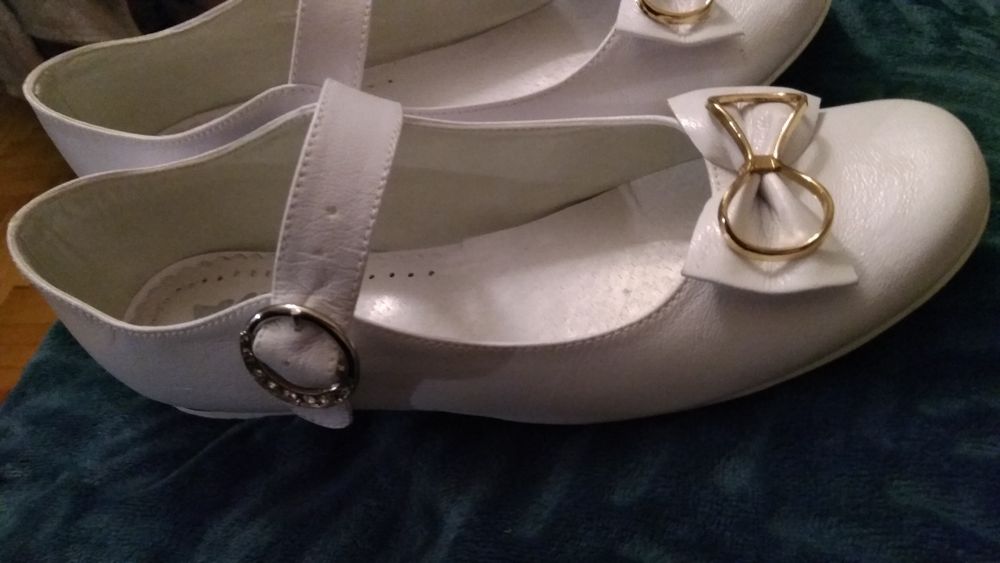 Białe buty w dobrym stanie r. 36