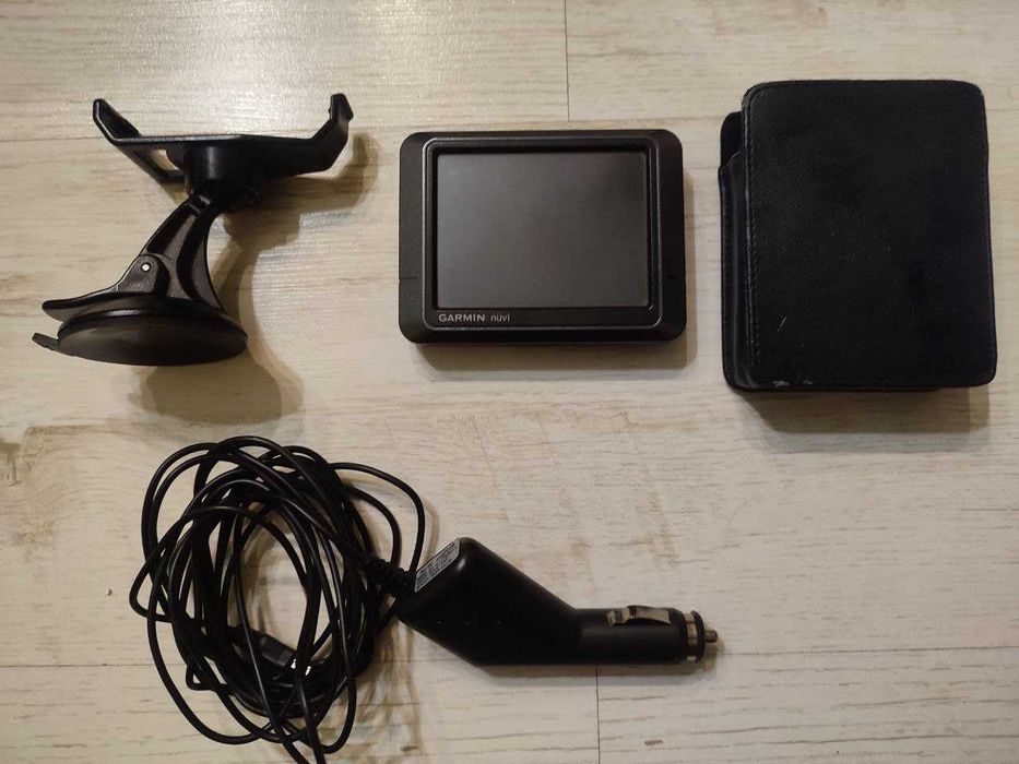 Продается GPS-автонавигатор Garmin Nuvi 205