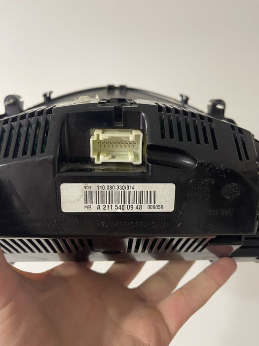 Панель приладів Mercedes-Benz E-Class W211