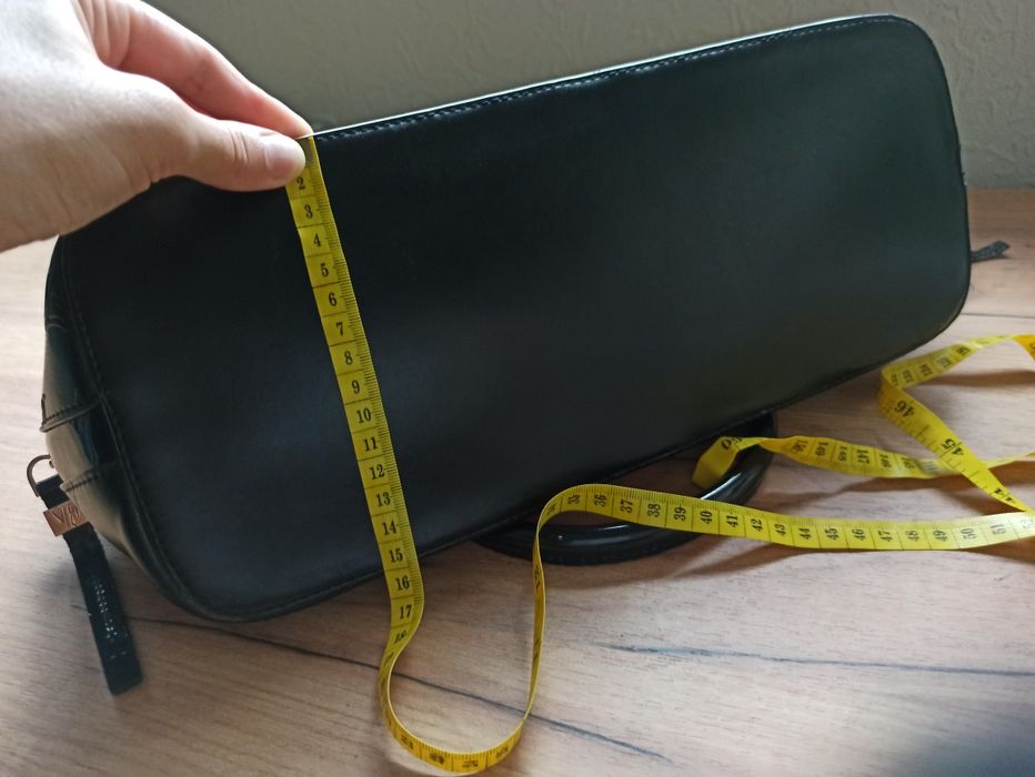 Красивая и удобная сумка из натуральной кожи