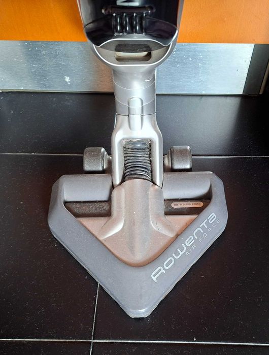 aspirador vertical Rowenta airforce18v