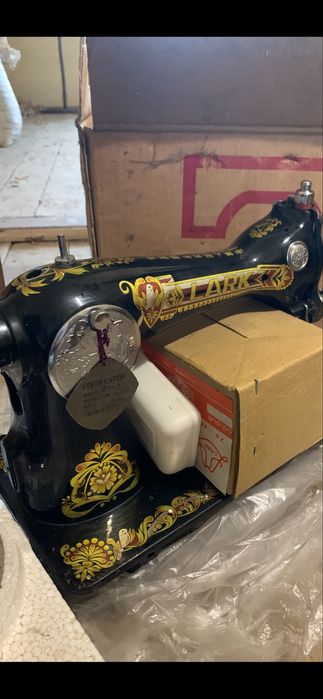 Продам нову швейну машинку