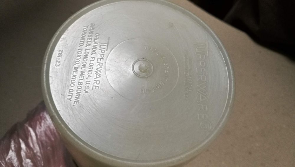 Tupperware vintage alto para bebida, 20cm altura, 11cm diâmetro