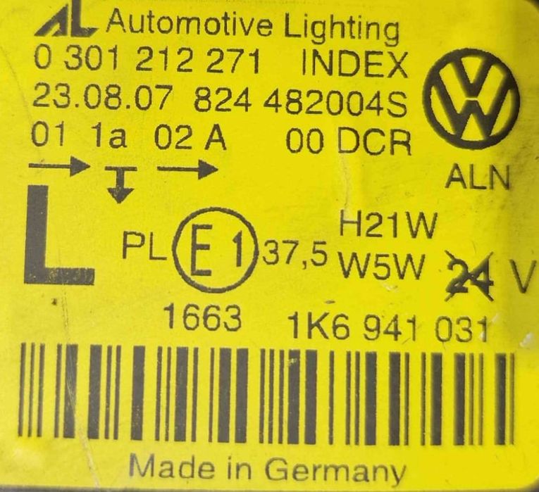 Ótica / Farol Esquerdo 1K6941031 - VW GOLF V