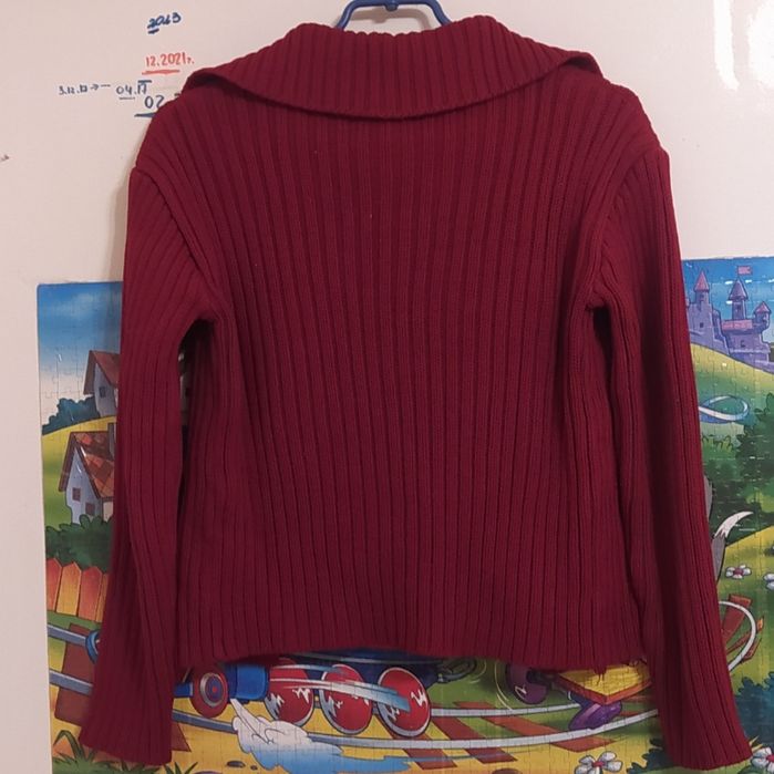 Кофта    красная