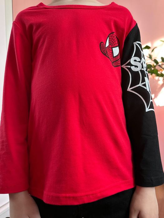 Bluzka chłopięca 122 rozm czerwona Spiderman NOWA
