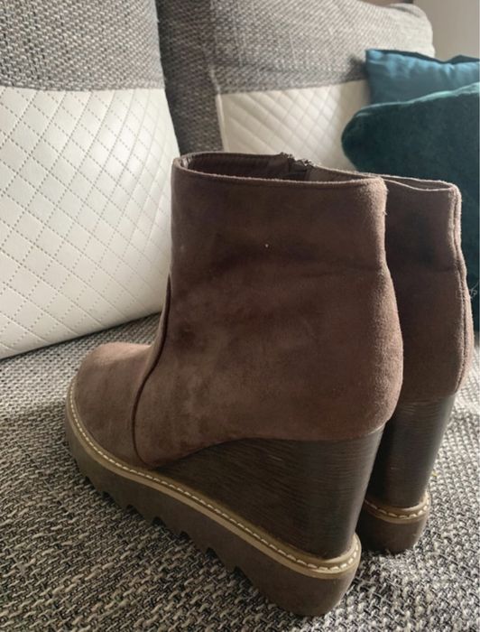 Botki Na koturnie Monnari  Nowe rozm. 39