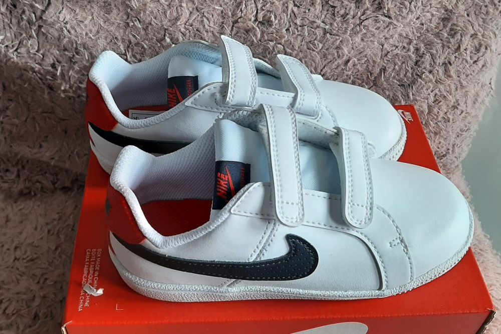 Buty sportowe NIKE r. 27