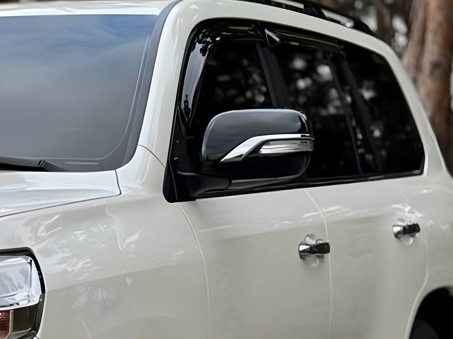 Toyota LandCruiser 200 Крышки зеркал с повторителем и хромом