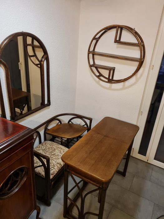 Drewniany zestaw mebli – lustro, półka, telefoniera i stolik ,oriental