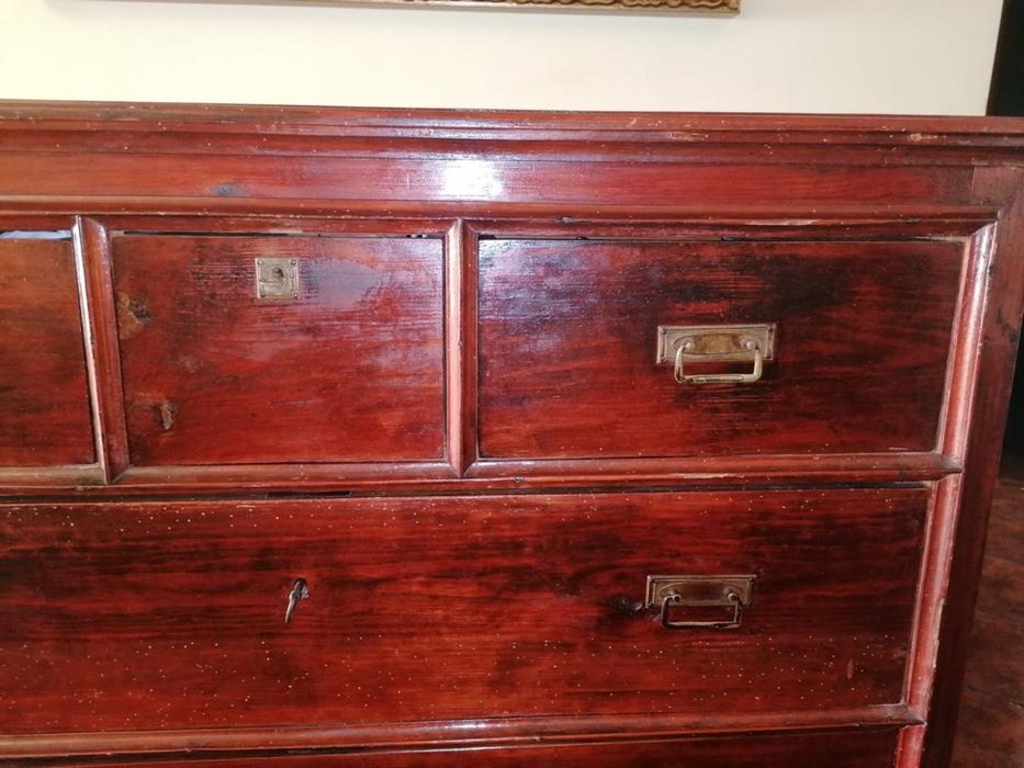 Movel antigo e rústico com 6 gavetas de arrumação