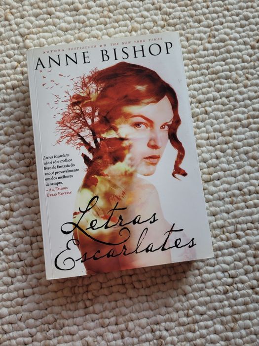 Livro Letras Escarlates