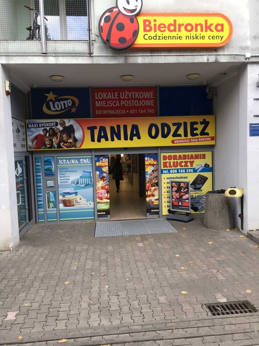 lokal handlowy/ usługowy przy Biedronce