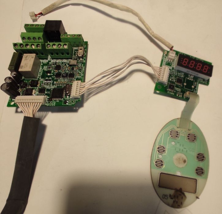 Запчастини частотний перетворювач Schnaider Altivar 31