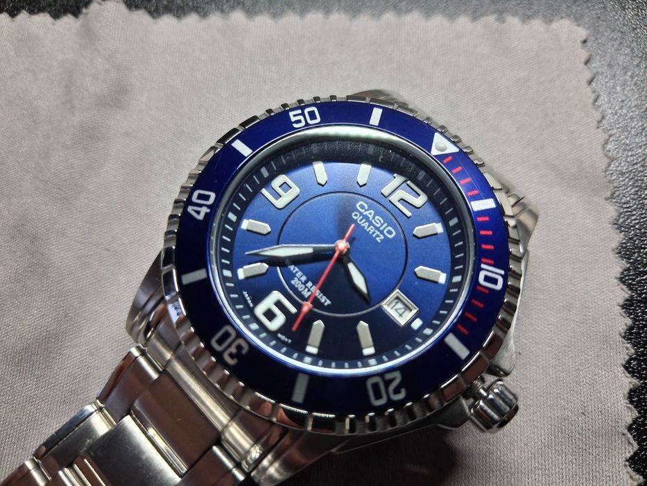 Zegarek męski casio srebrny