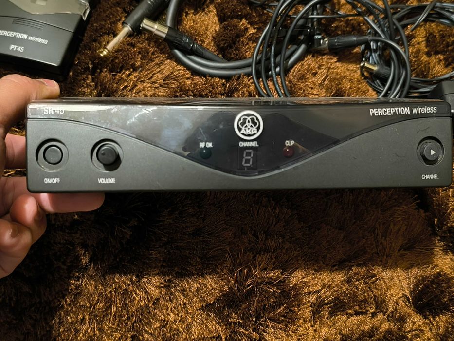 Microfone de lapela - AKG PW45 - Para Igrejas bandas e teatros