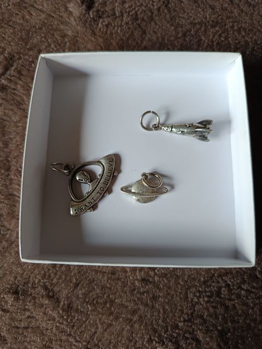 Zawieszka, do breloka, rakieta, planeta, statek kosmiczny z obcym