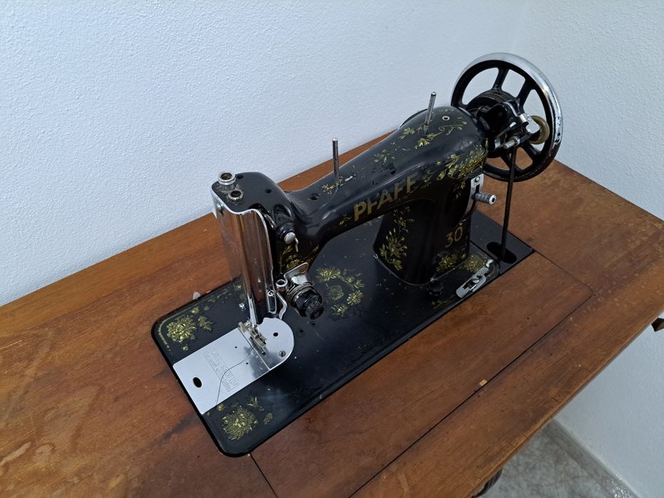 Máquina de costura PFAFF
